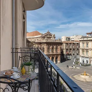 https://il-sovrano.catania-hotels.net