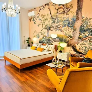 https://napoli-tree-lungomare.hotels-amalfi.com