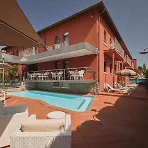 https://hotel-le-mura-lazise.hotelinveneto.com
